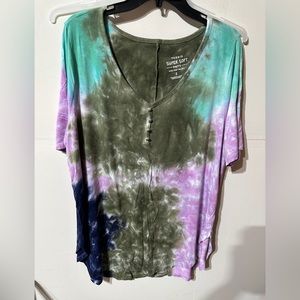 Torrid super soft tie dye shirt